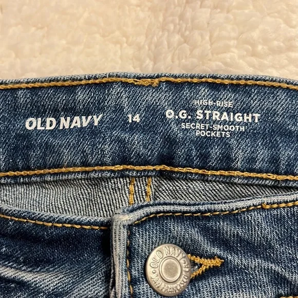 Old Navy size 14 high-rise Jean shorts - Picture 6 of 7